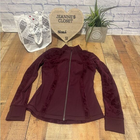 Lululemon Define Jacket Flocked
Dark Adobe size 8 - Picture 14 of 15
